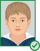 Illustration eines Kindes mit dunkelblonden Haaren, das frontal in die Kamera blickt.