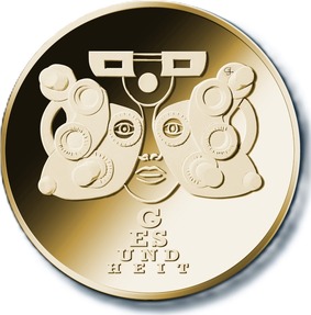 Der Entwurf der Münze stammt von der Künstlerin Grazyna Jolanta Lindau aus Bern (CH). Auf der Bildseite sehen wir eine beeindruckend vitale Bildgestalt, die auf den ersten Blick wie ein Gesicht wirkt. In dieser Arbeit steht der Mensch im Vordergrund. Augen hinter einem optischen Messgerät, abstrahierte Mund- und Nasenformen verschmelzen zu einer Einheit aus Handwerk und Patient. Durch die starke, symmetrische Komposition entsteht eine Aussage, die das Gesundheitshandwerk übergreift. Die gestaltete Gestalt dient als Symbol für die unterstützende Arbeit der Gesundheitshandwerke Augenoptik, Hörakustik, Orthopädie(Schuh)technik und Zahntechnik. Das Motiv vermittelt Heilung und Zuversicht. Unter dem Kinn ist vertikal das Wort GESUNDHEIT in Form eines sich nach unten verbreiternden Dreiecks platziert. Die Schriftgröße der Optotypen wird zum Münzrand hin kleiner, sodass die Expertise des Handwerks bildhaft sichtbar wird. Die positive Wirkung der kunstfertig gestalteten Münze ist spürbar. Sie steht für die Bedeutung der Gesundheitshandwerke. Die Wertseite hält in ihrer Gestaltung durch Qualität, Vielfalt und Lebendigkeit der Bildseite stand. Der Adler entspricht der Würde eines Hoheitssymbols, nimmt die Bildsprachenelemente der Vorderseite auf und spiegelt das Zusammenspiel von linearen und flächenbetonten Formen virtuos wider.
